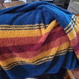King size Pendleton blanket
